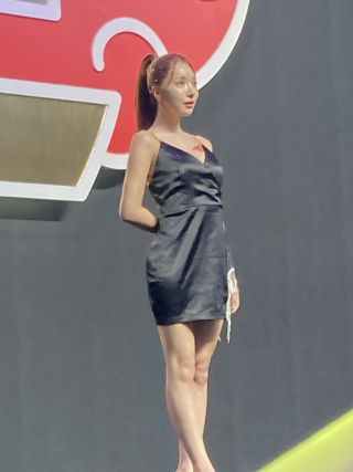 三上悠亜さん