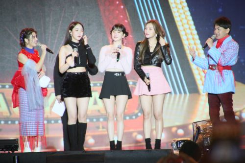 韓国のアイドルグループVIVIZのトーク