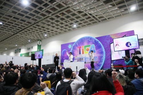 4日目に開催された会社設立10周年記念の講座 *撮影許可あり