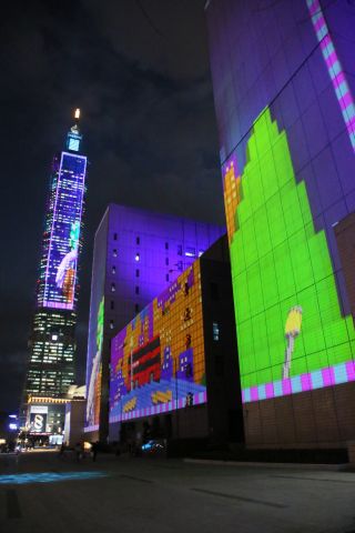 台北市政府庁舎と台北101のプロジェクトマッピングショー