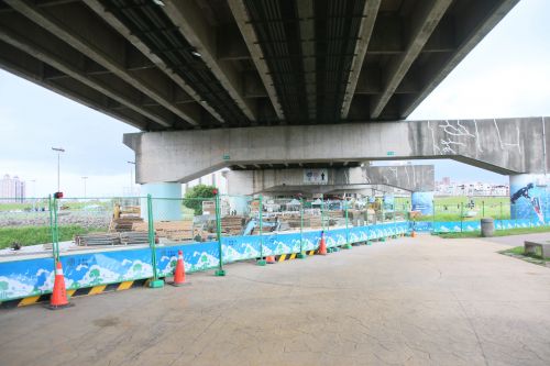 一部工事中の蘆洲・微風運河