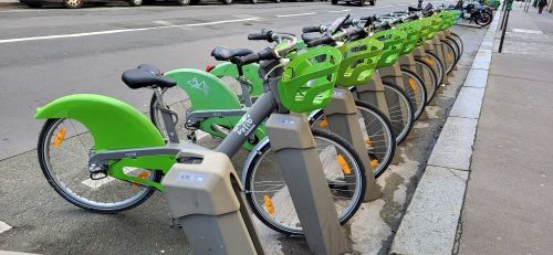 地下鉄などが混雑するので、貸自転車Velibを利用するのも視野に!