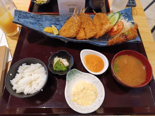 「日本の味をそのまま」にこだわるサンパウロの日本食レストラン「アゲカズ」のイワシ定食