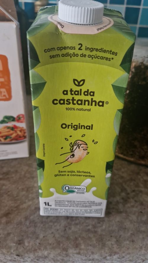 オートミルクにカスターニャ・デ・カジュー(カシューナッツ)を加えた飲料