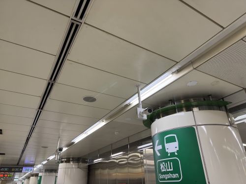 松江南京駅構内の監視カメラ