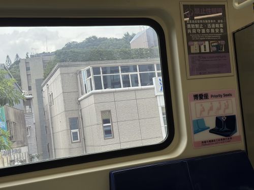車両内にもしっかり貼られています