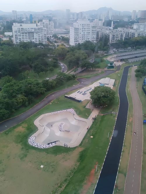 サンパウロ市内のビラ・ロボス公園内のスケボー場（パークとストリート）